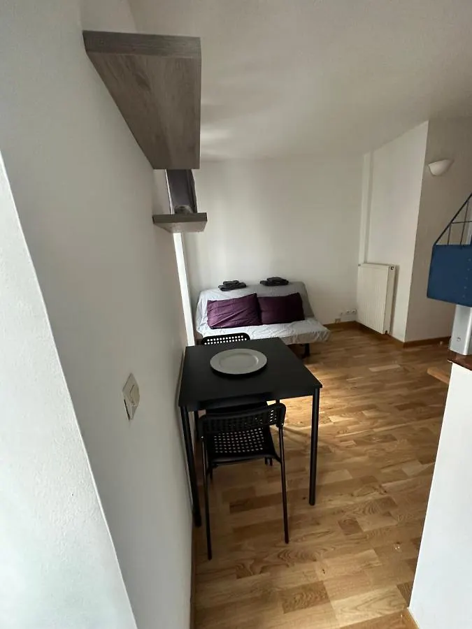 Champs Elysees Apartment 1C Parigi